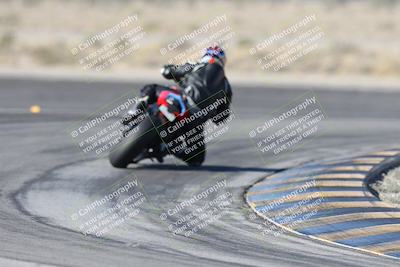 media/Dec-01-2025-Moto Forza (Mon) [[2daa91e15f]]/1-Advanced Group/Session 2 Turn 11 Backside/